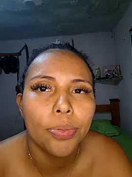 Daniela Cruz  online show from April 11, 6:45 pm