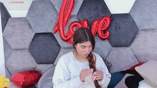 Snapshot of DulceJones chatting on February 12, 8:15 pm DulceJones online show from February 12, 8:15 pm