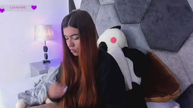 Snapshot of DulceJones chatting on February 24, 8:29 pm DulceJones online show from February 24, 8:29 pm