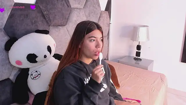 Snapshot of DulceJones chatting on March 8, 8:56 pm DulceJones online show from March 8, 8:56 pm