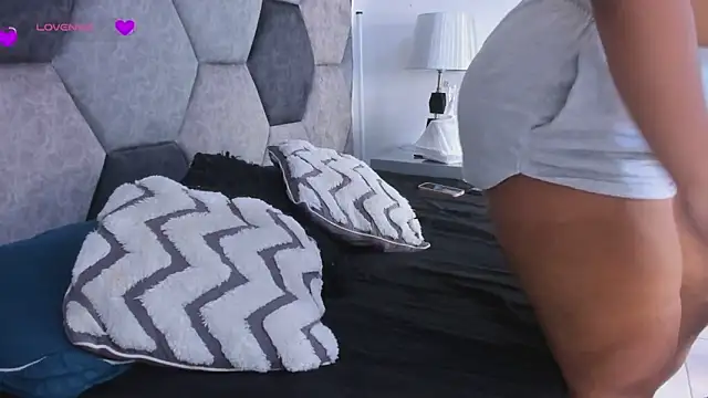 Snapshot of DulceJones chatting on March 28, 7:57 pm DulceJones online show from March 28, 7:57 pm