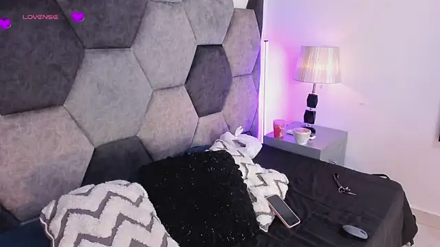 Snapshot of DulceJones chatting on March 29, 8:09 pm DulceJones online show from March 29, 8:09 pm