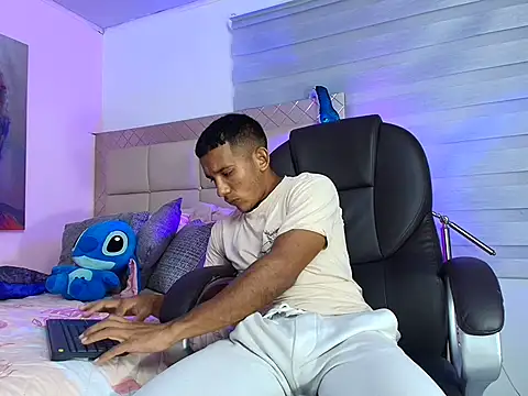 ricky spensar23cm  online show from February 5, 2:16 am