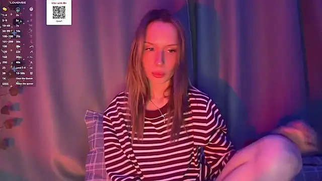 DellaCampbell online show from April 1, 4:04 pm