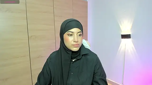 Snapshot of LAY_LA_ chatting on March 11, 8:37 pm LAY LA online show from March 11, 8:37 pm