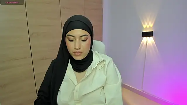 Snapshot of LAY_LA_ chatting on March 12, 8:26 pm LAY LA online show from March 12, 8:26 pm