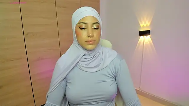 Snapshot of LAY_LA_ chatting on March 16, 9:41 pm LAY LA online show from March 16, 9:41 pm