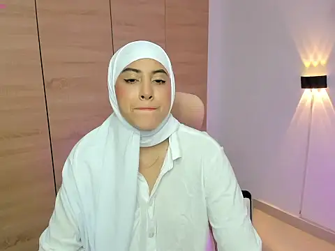 Snapshot of LAY_LA_ chatting on March 19, 9:41 pm LAY LA online show from March 19, 9:41 pm