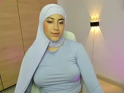 Snapshot of LAY_LA_ chatting on March 21, 9:40 pm LAY LA online show from March 21, 9:40 pm