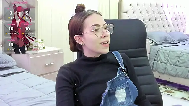 lizzyrossie online show from June 13, 9:46 pm