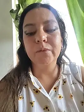 abbyjones211 online show from February 4, 10:15 pm