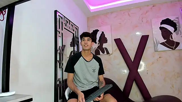 PRETTY COCK1 online show from February 2, 7:29 am