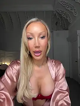 Allana29 online show from March 19, 7:07 pm