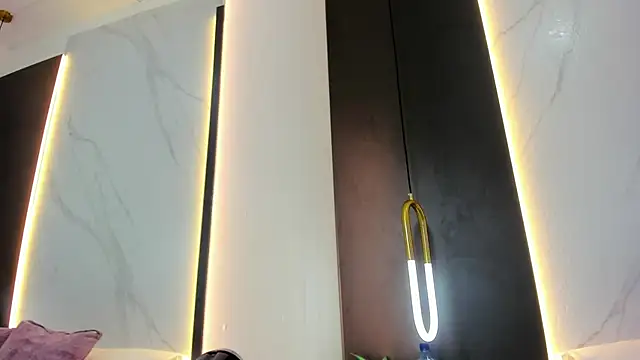 Snapshot of valeryn__rosse chatting on February 11, 1:32 am valeryn rosse online show from February 11, 1:32 am