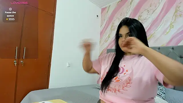 Paulinehoney online show from February 4, 3:12 am