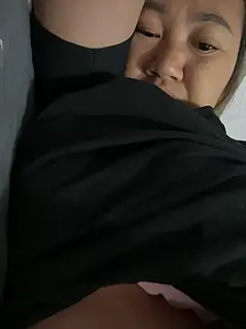 Puka2001 online show from March 31, 2:28 pm