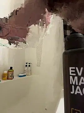 Snapshot of Six3six chatting on February 10, 2:04 am Six3six online show from February 10, 2:04 am