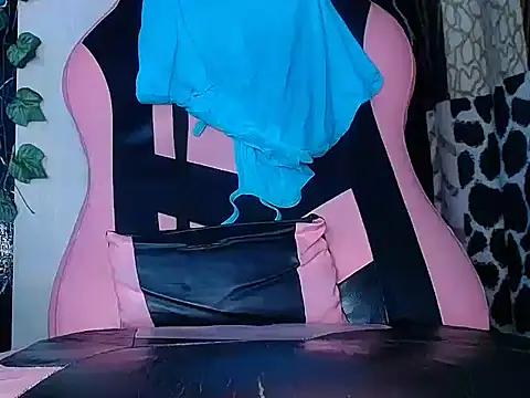 Snapshot of Dirty_hot_horny chatting on March 8, 2:15 am Dirty hot horny online show from March 8, 2:15 am