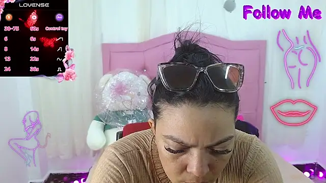 Snapshot of Steixy_cute chatting on March 17, 9:40 pm Steixy cute online show from March 17, 9:40 pm