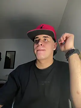 Snapshot of Maximuz1920 chatting on March 31, 6:08 pm Maximuz1920 online show from March 31, 6:08 pm