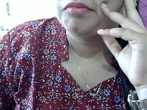 Cute Aliyaa online show from May 6, 9:47 am