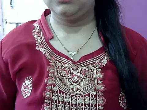 Cute Aliyaa online show from May 17, 10:33 am