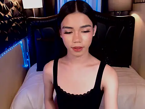 ItsurGirlMiana online show from March 4, 4:07 am