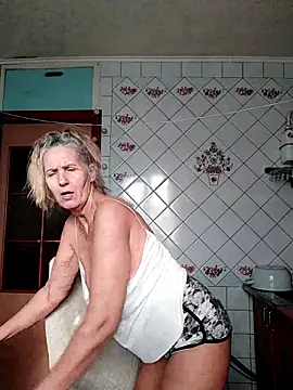 Snapshot of lukerya chatting on February 4, 7:36 am lukerya online show from February 4, 7:36 am