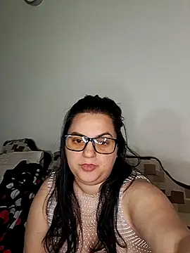 Yasmine love online show from February 11, 9:20 pm