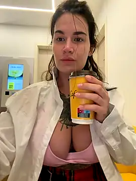 TattooGirlAlia online show from October 3, 6:43 am