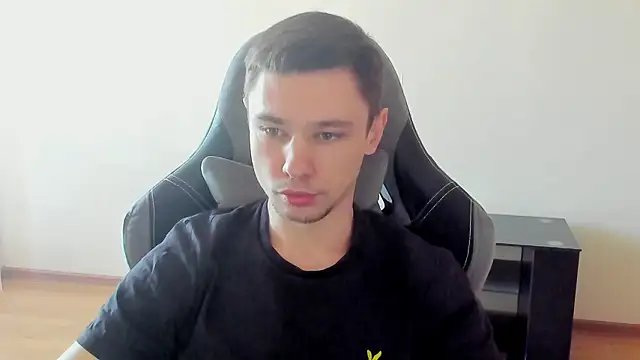 Snapshot of Alexmansuper chatting on March 24, 7:46 am Alexmansuper online show from March 24, 7:46 am