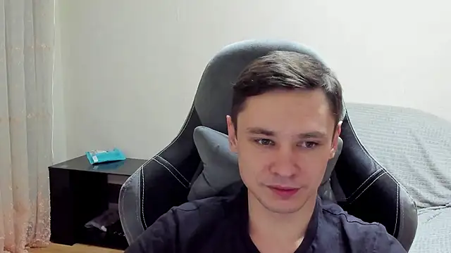 Snapshot of Alexmansuper chatting on March 25, 8:37 pm Alexmansuper online show from March 25, 8:37 pm