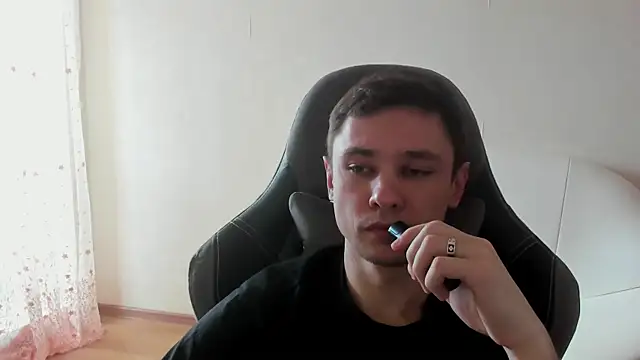 Snapshot of Alexmansuper chatting on March 31, 10:26 am Alexmansuper online show from March 31, 10:26 am