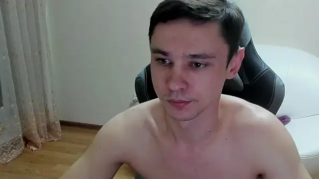 Snapshot of Alexmansuper chatting on April 4, 8:50 pm Alexmansuper online show from April 4, 8:50 pm