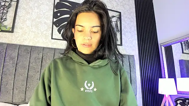 Snapshot of bliinkii_and_luka_ chatting on February 16, 1:18 pm bliinkii and luka online show from February 16, 1:18 pm