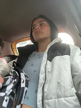 Snapshot of bliinkii_and_luka_ chatting on March 5, 11:28 am bliinkii and luka online show from March 5, 11:28 am