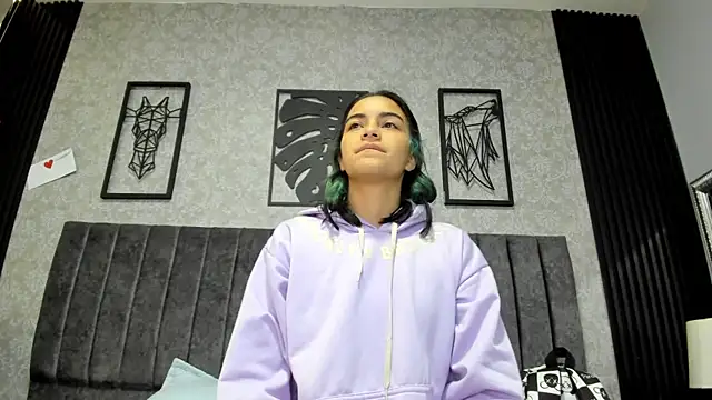 Snapshot of bliinkii_and_luka_ chatting on March 19, 1:15 pm bliinkii and luka online show from March 19, 1:15 pm