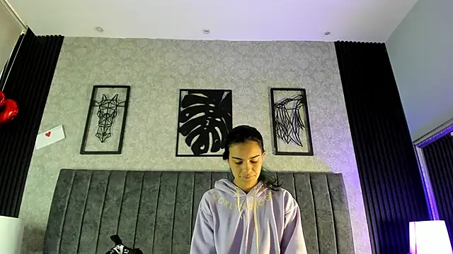 Snapshot of bliinkii_and_luka_ chatting on March 20, 12:43 pm bliinkii and luka online show from March 20, 12:43 pm