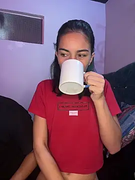 Snapshot of bliinkii_and_luka_ chatting on April 1, 1:41 pm bliinkii and luka online show from April 1, 1:41 pm