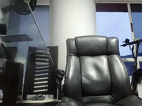 Snapshot of seriohetero19 chatting on February 4, 11:20 pm seriohetero19 online show from February 4, 11:20 pm