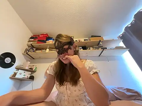 Snapshot of NinaGolosina chatting on February 17, 10:27 pm NinaGolosina online show from February 17, 10:27 pm