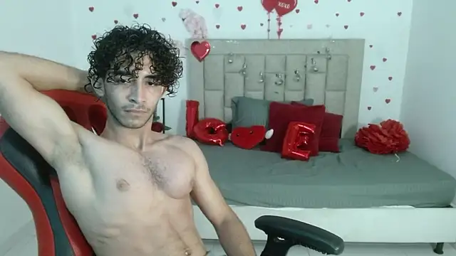 Snapshot of Caius_fox chatting on March 1, 11:23 am Caius fox online show from March 1, 11:23 am