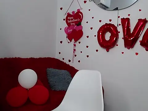 Snapshot of Caius_fox chatting on March 6, 11:28 am Caius fox online show from March 6, 11:28 am