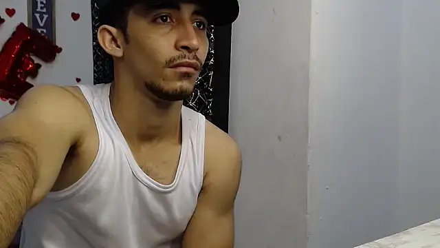 Snapshot of Caius_fox chatting on March 14, 11:37 am Caius fox online show from March 14, 11:37 am