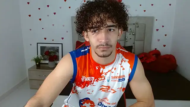 Snapshot of Caius_fox chatting on March 15, 11:38 am Caius fox online show from March 15, 11:38 am