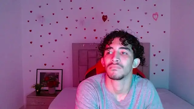 Snapshot of Caius_fox chatting on March 19, 11:36 am Caius fox online show from March 19, 11:36 am