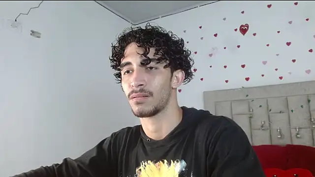 Snapshot of Caius_fox chatting on March 21, 4:54 pm Caius fox online show from March 21, 4:54 pm