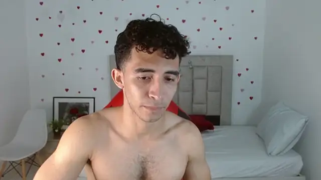 Snapshot of Caius_fox chatting on March 27, 12:05 pm Caius fox online show from March 27, 12:05 pm