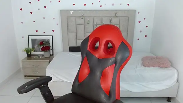 Snapshot of Caius_fox chatting on March 30, 1:23 pm Caius fox online show from March 30, 1:23 pm