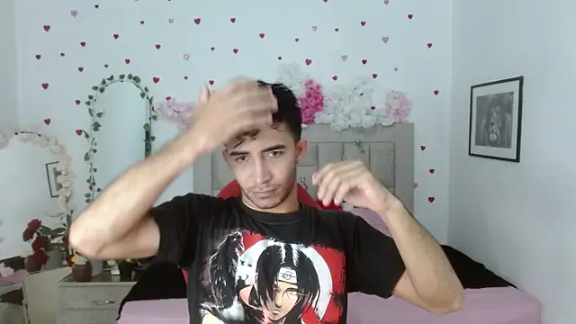 Snapshot of Caius_fox chatting on April 1, 11:33 am Caius fox online show from April 1, 11:33 am